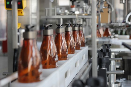 Машина пластиковой бутылки жидкостного тензида покрывая